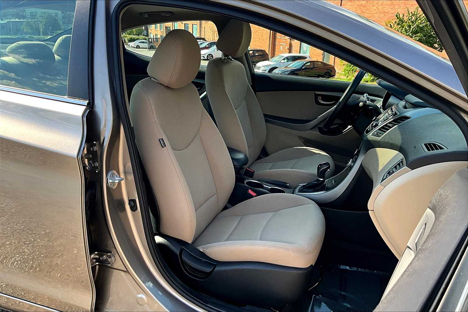 2016 Hyundai Elantra Value Edition photo 8