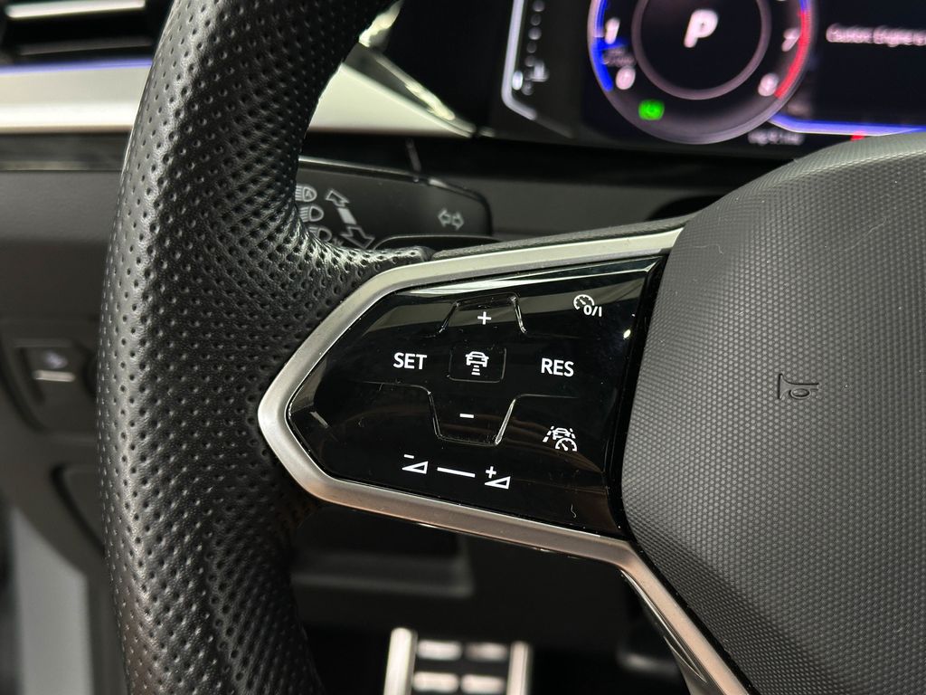 2023 Volkswagen Arteon SEL R-Line photo 25