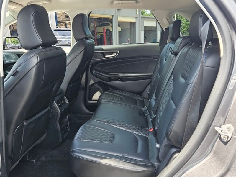 2024 Ford Edge Titanium photo 6