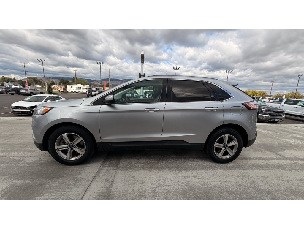 2021 Ford Edge SEL photo 4