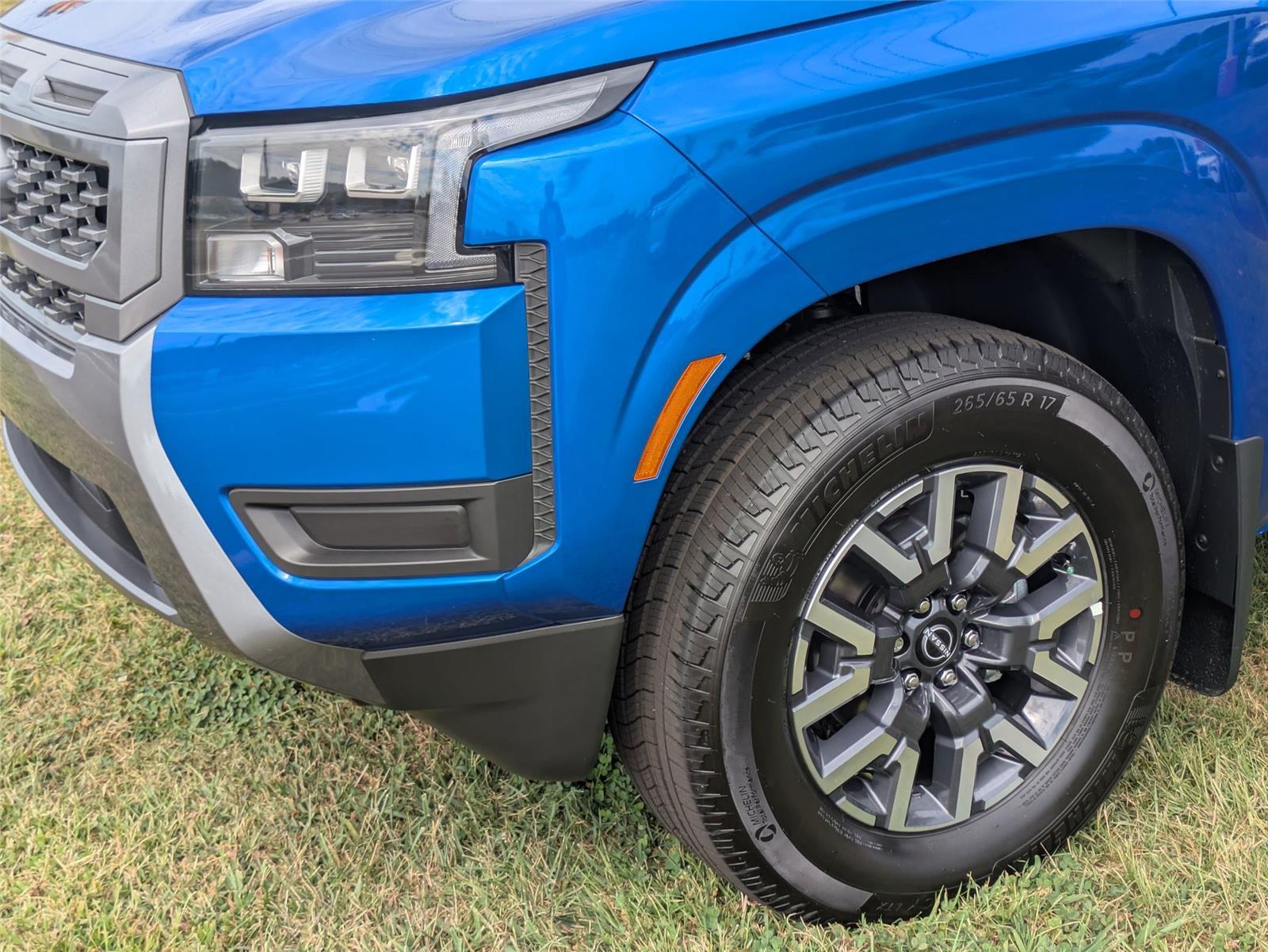 2026 Nissan Frontier SV photo 8