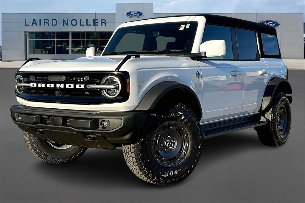 2025 Ford Bronco 4-Door Outer Banks's photo