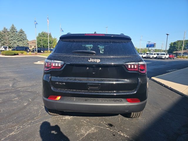 2025 Jeep Compass Latitude photo 4