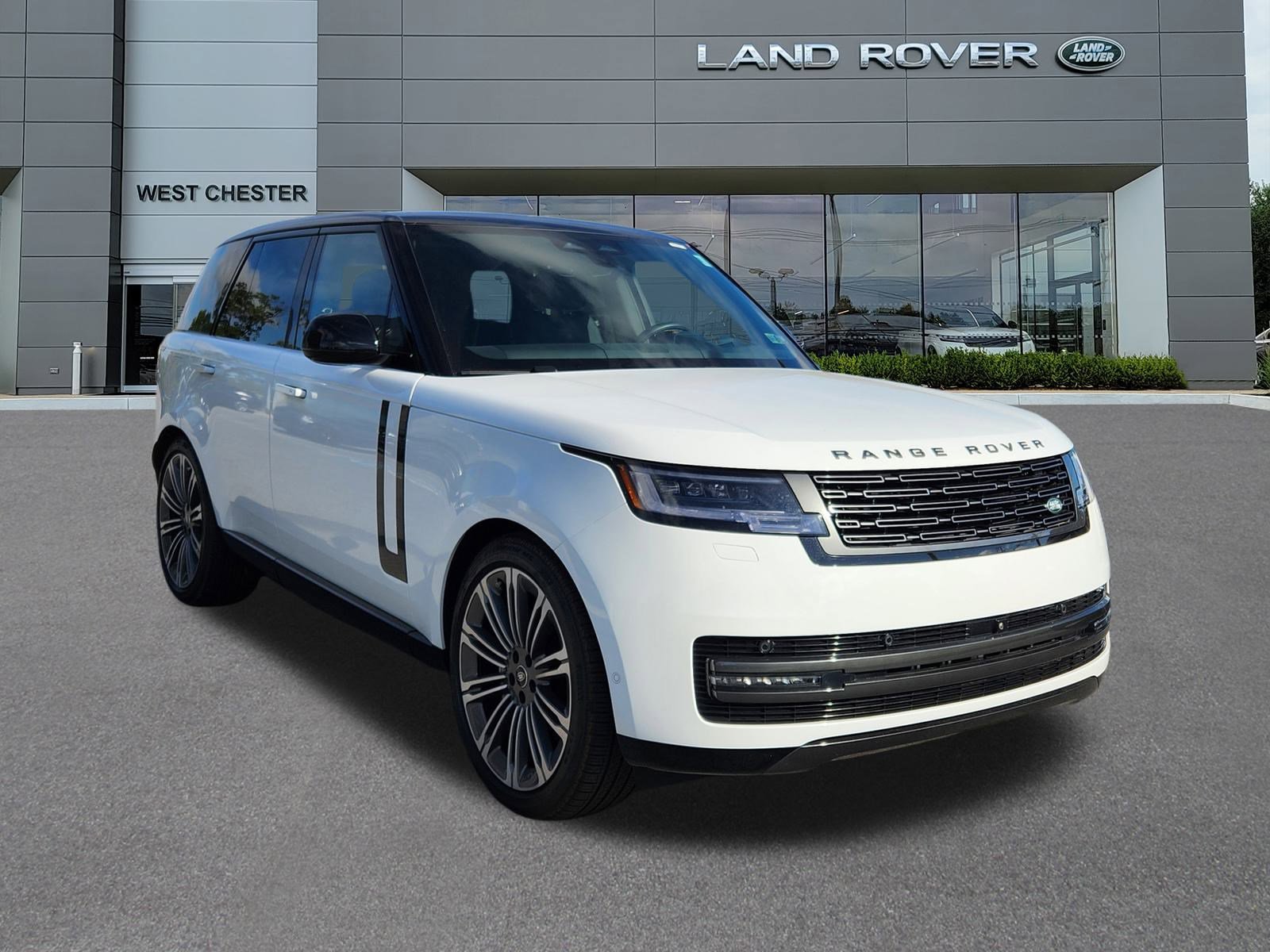 2025 Land Rover Range Rover SE photo 2