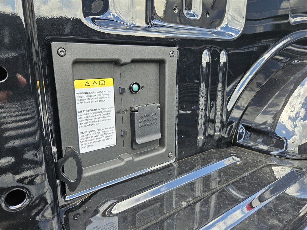 2025 Ford F-150 XLT photo 25