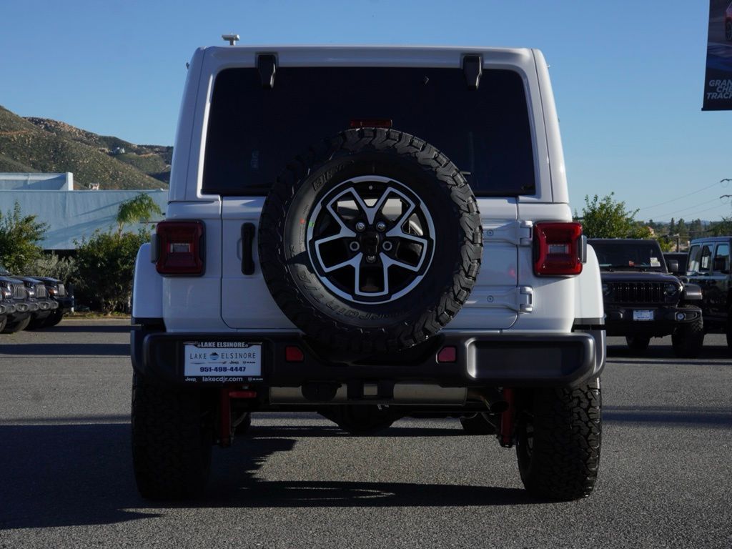 New 2026 Bright White Clear-Coat Exterior Paint Jeep Rubicon image 4