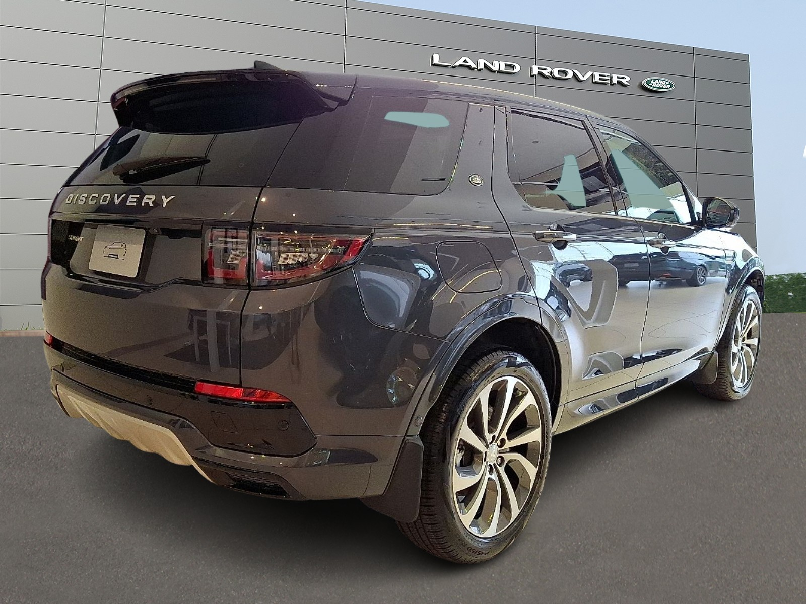 2025 Land Rover Discovery Sport S photo 2