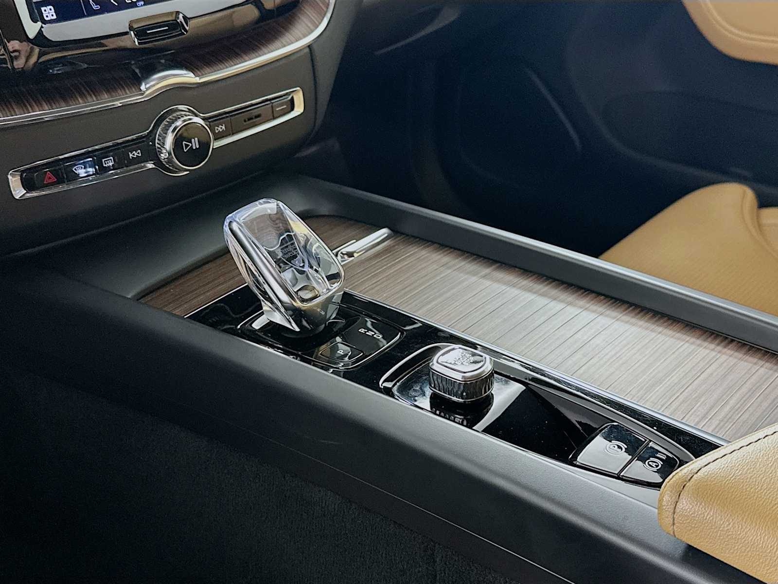 2022 Volvo XC60 Inscription photo 13
