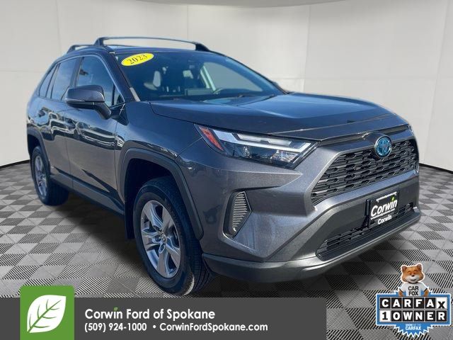 2023 Toyota RAV4 XLE's photo