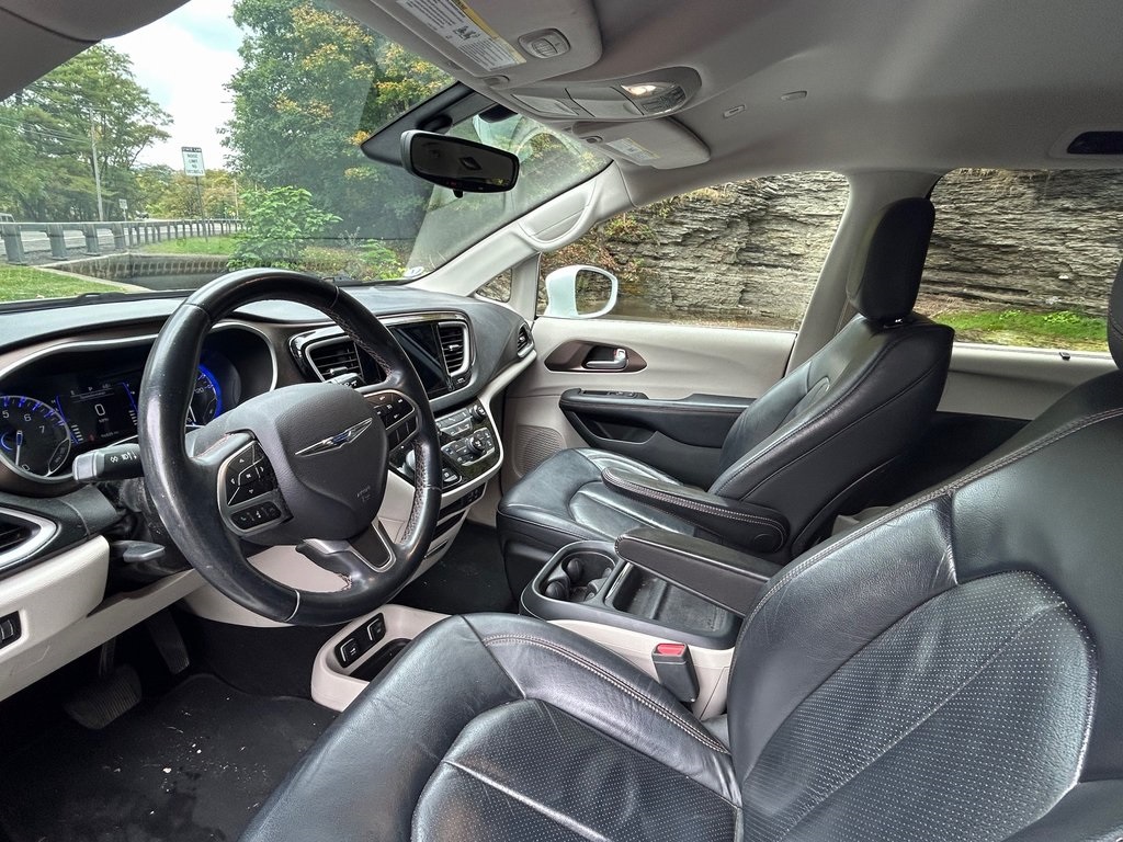 2018 Chrysler Pacifica Touring L photo 13
