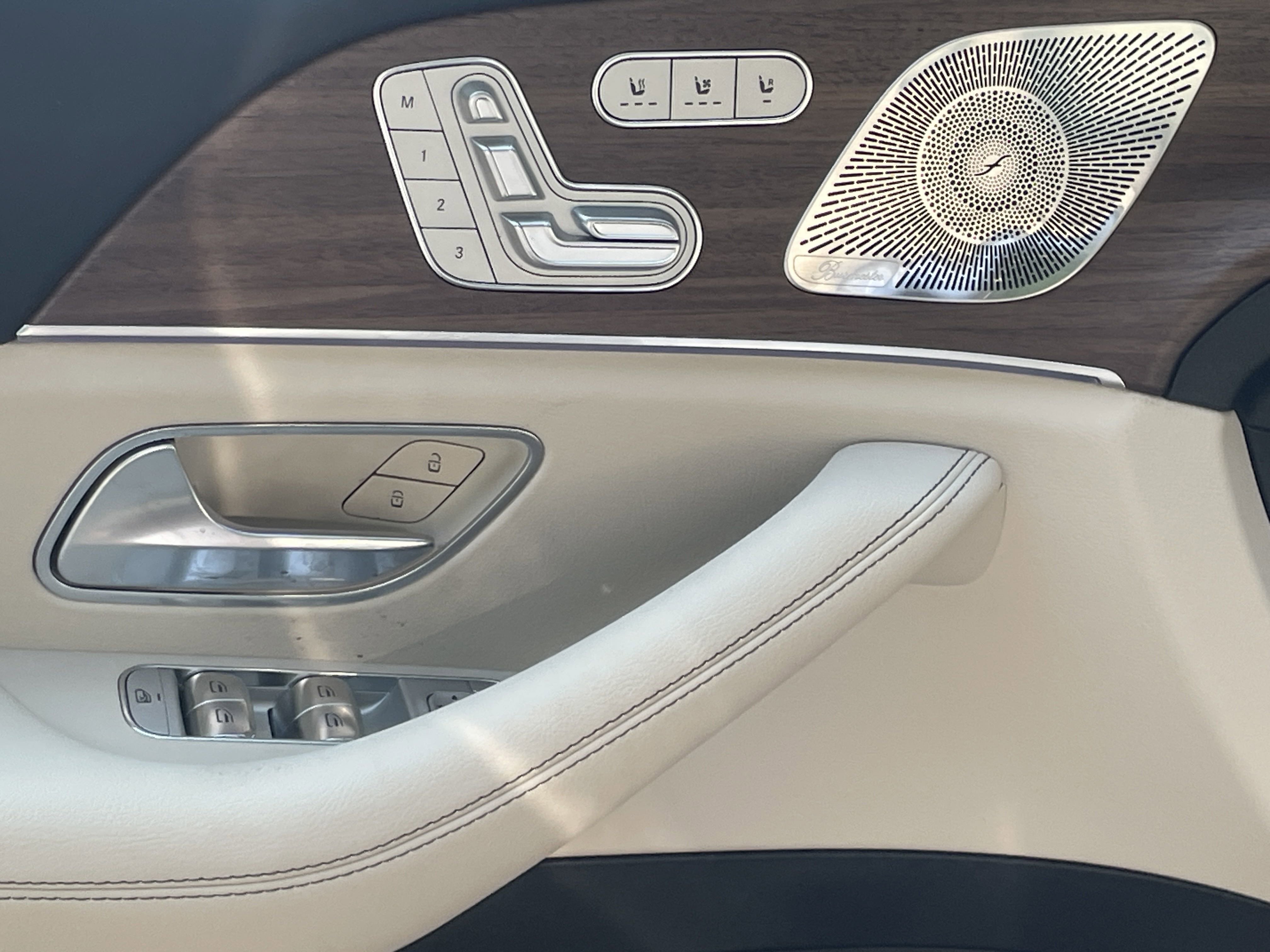 2025 Mercedes Benz GLE 350 4MATIC photo 4