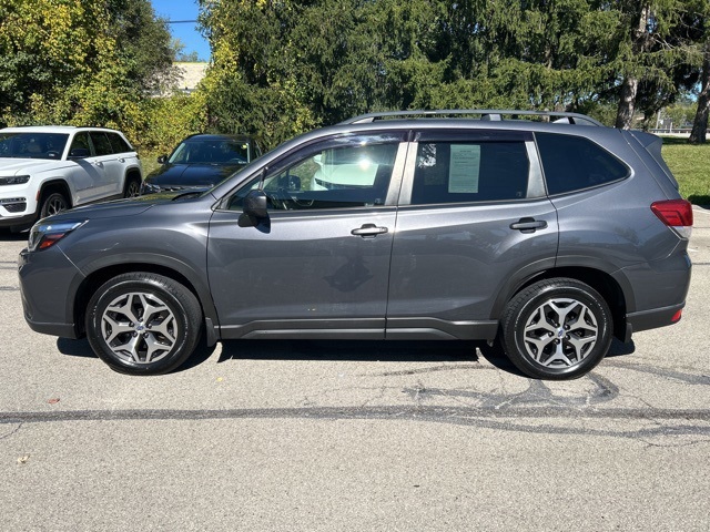 2020 Subaru Forester Premium photo 2