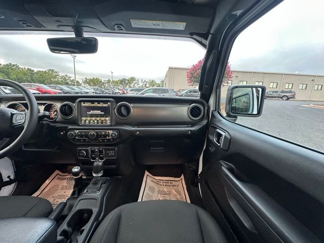 2023 Jeep Gladiator Willys photo 29