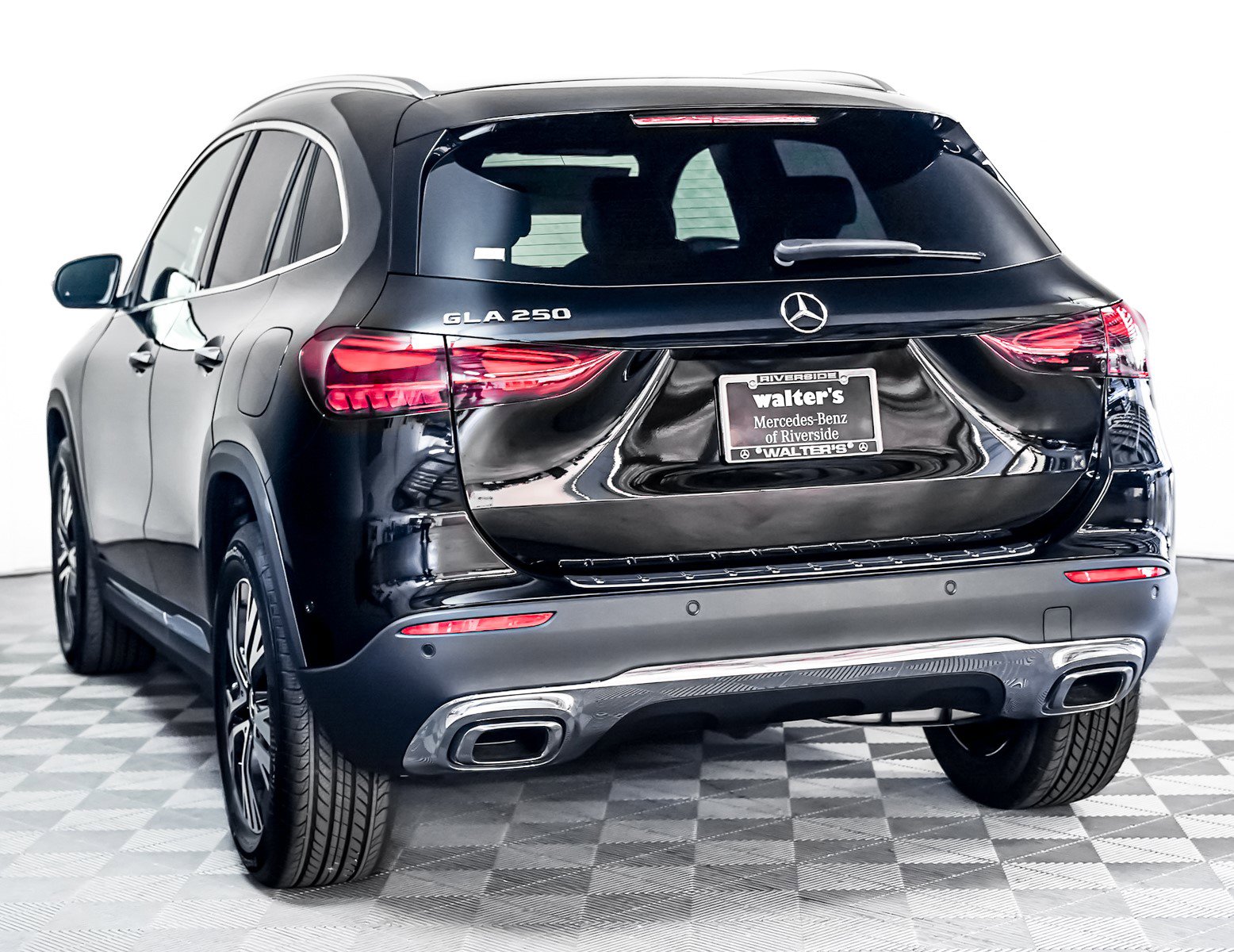 2025 Mercedes Benz GLA 250 photo 2