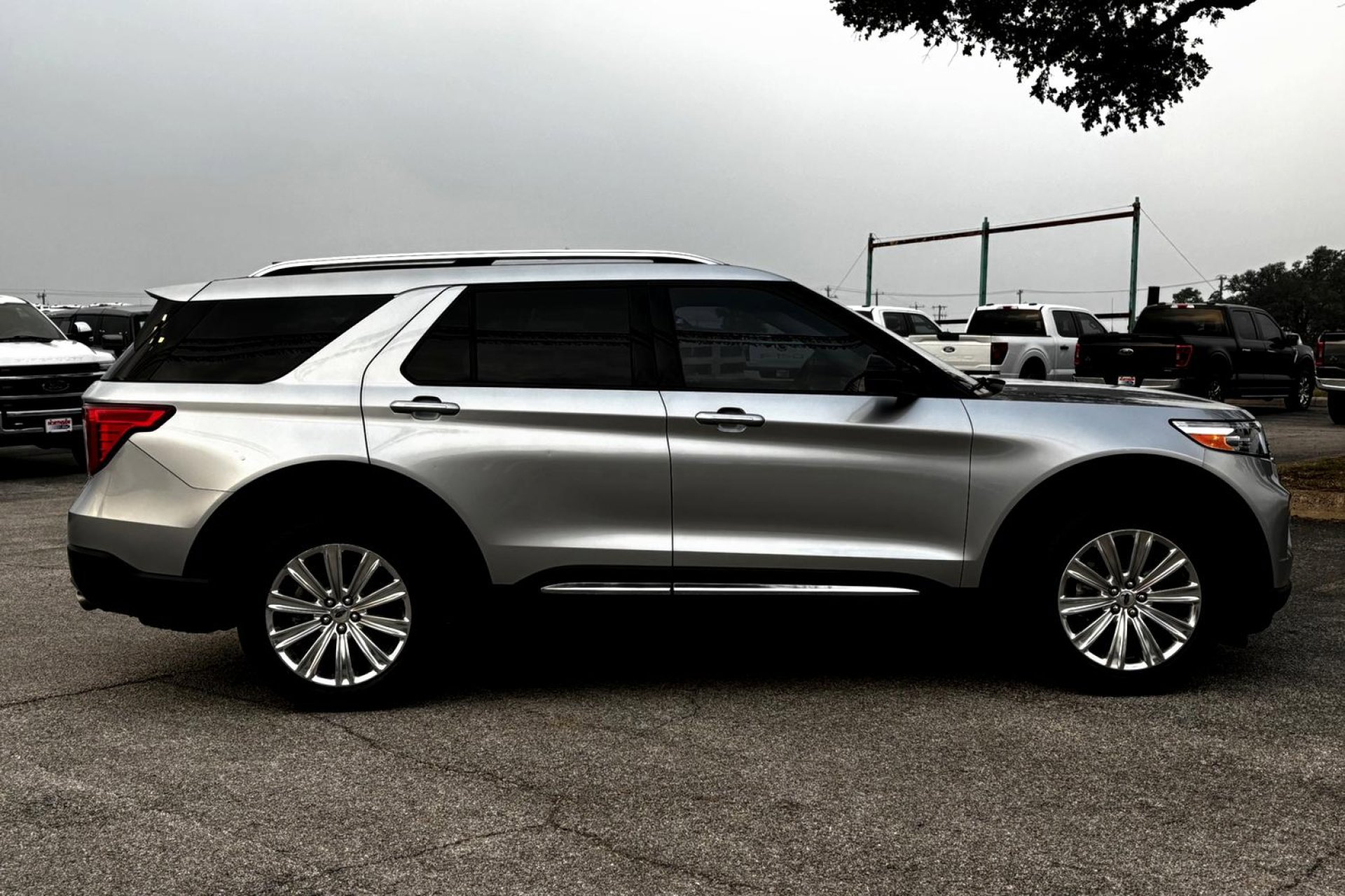 2021 Ford Explorer Limited photo 4
