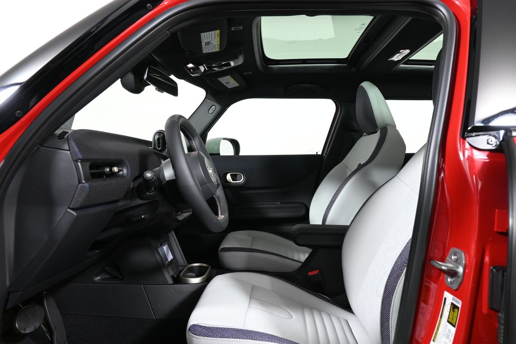 2026 Mini Cooper Hardtop 4 Door Signature photo 2