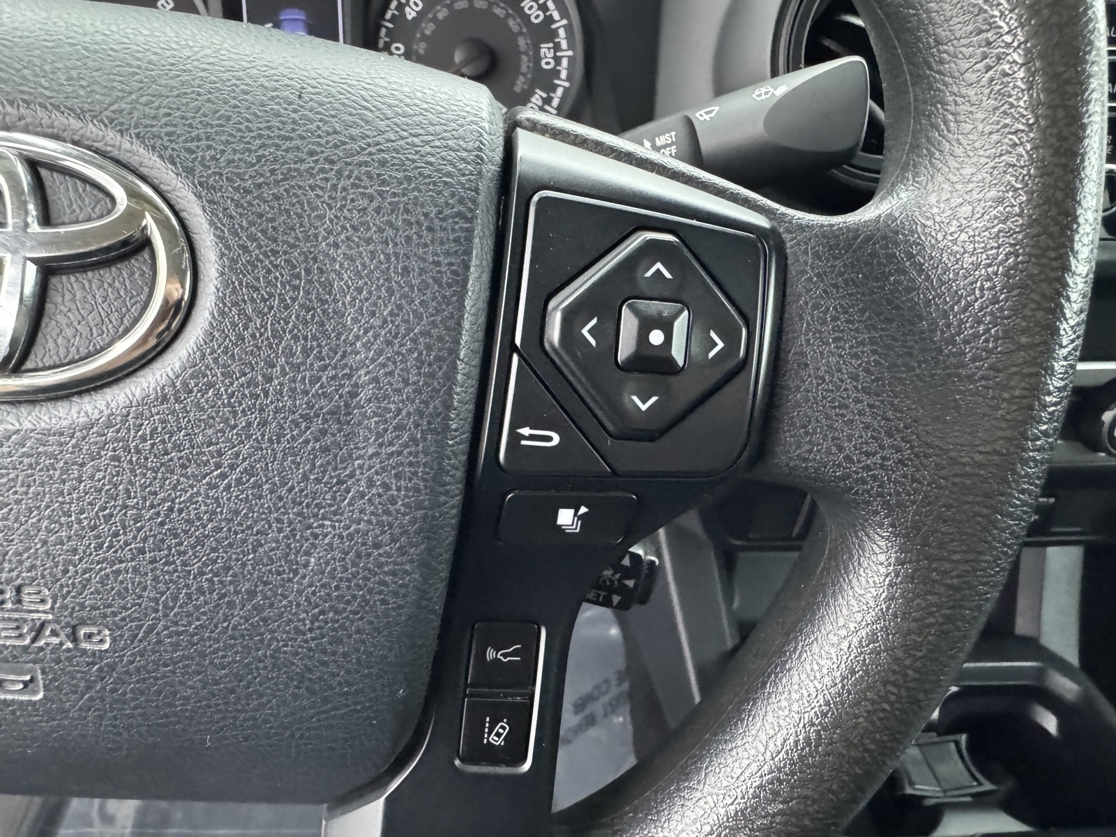 2020 Toyota Tacoma SR Access Cab photo 19