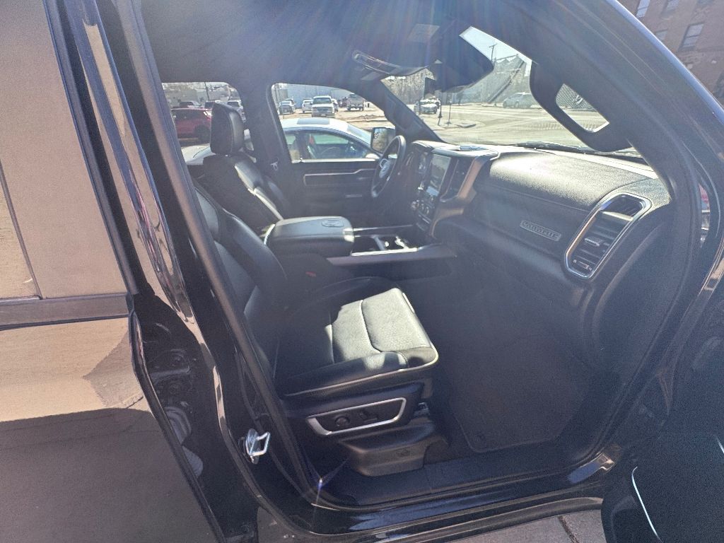 2024 Ram 1500 Laramie photo 10