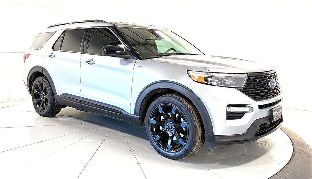2022 Ford Explorer ST-LINE's photo