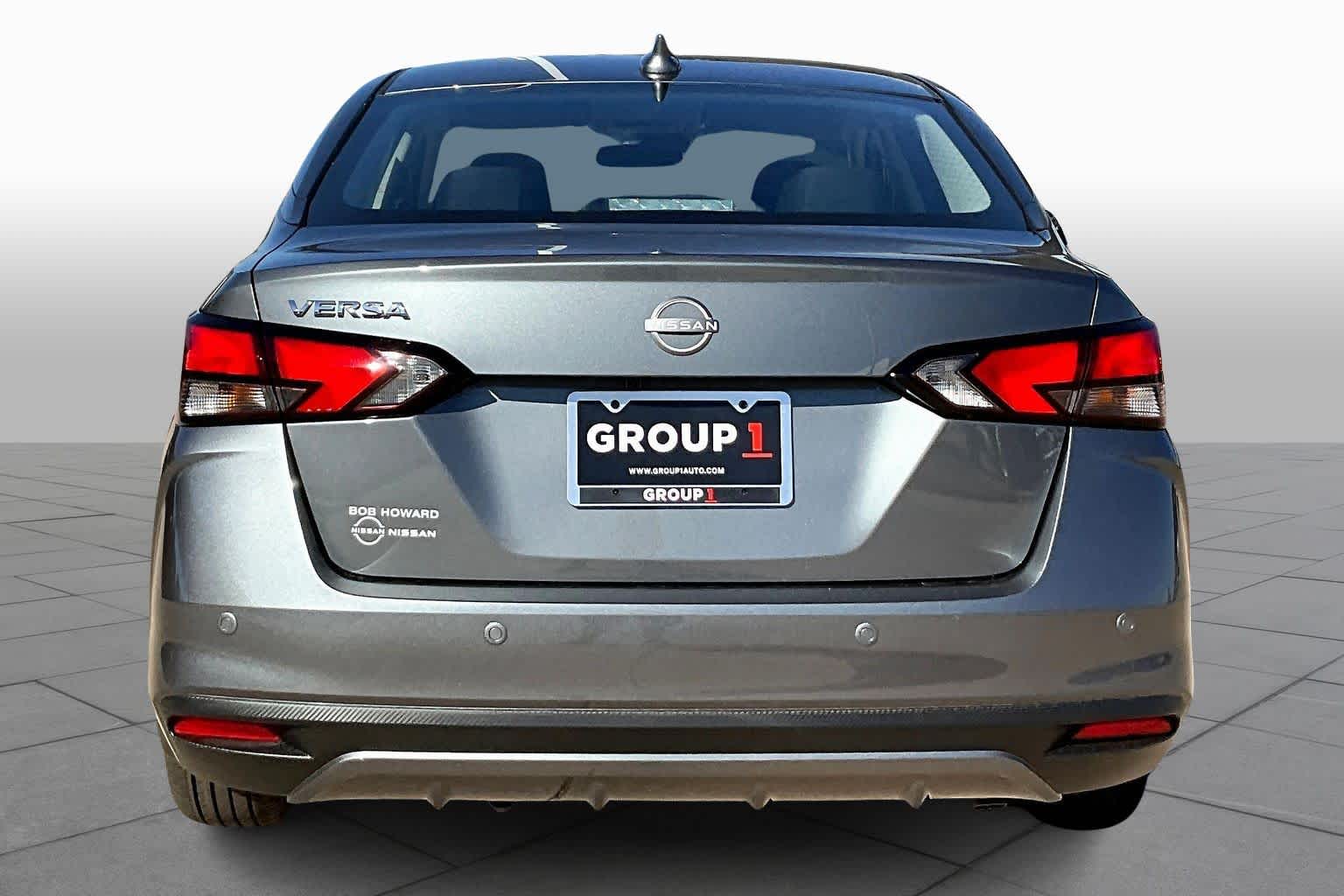 2025 Nissan Versa SV photo 4