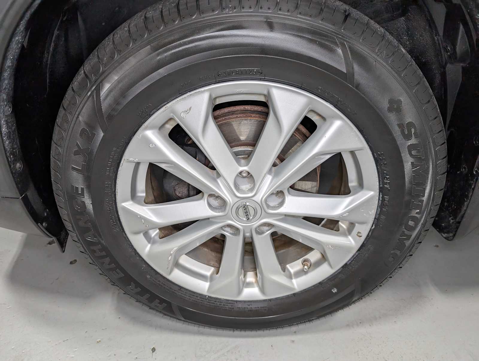 2015 Nissan Rogue SV photo 3
