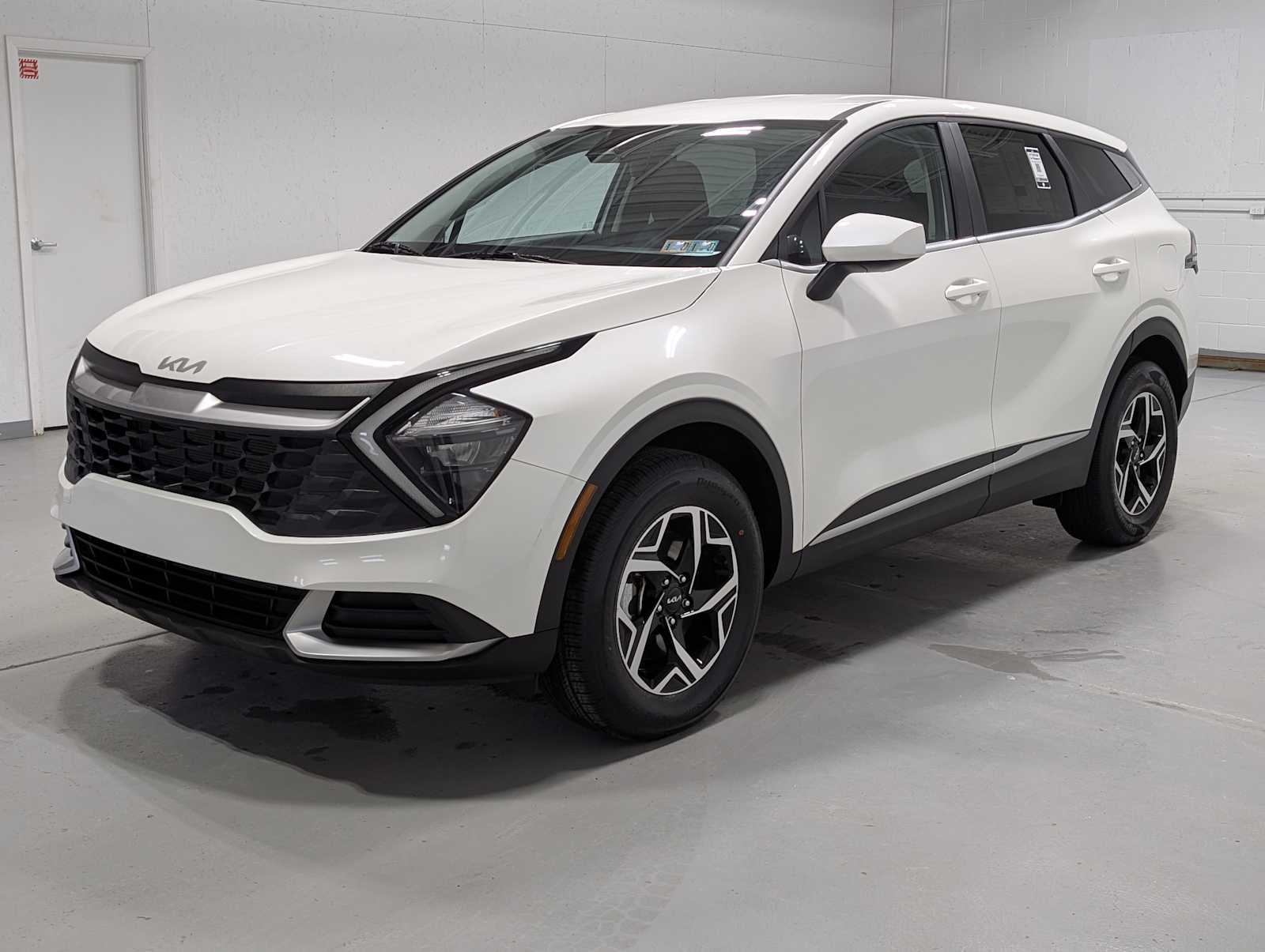 2023 Kia Sportage LX's photo