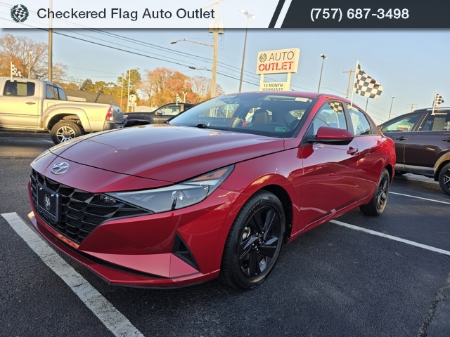 2022 Hyundai Elantra SEL's photo