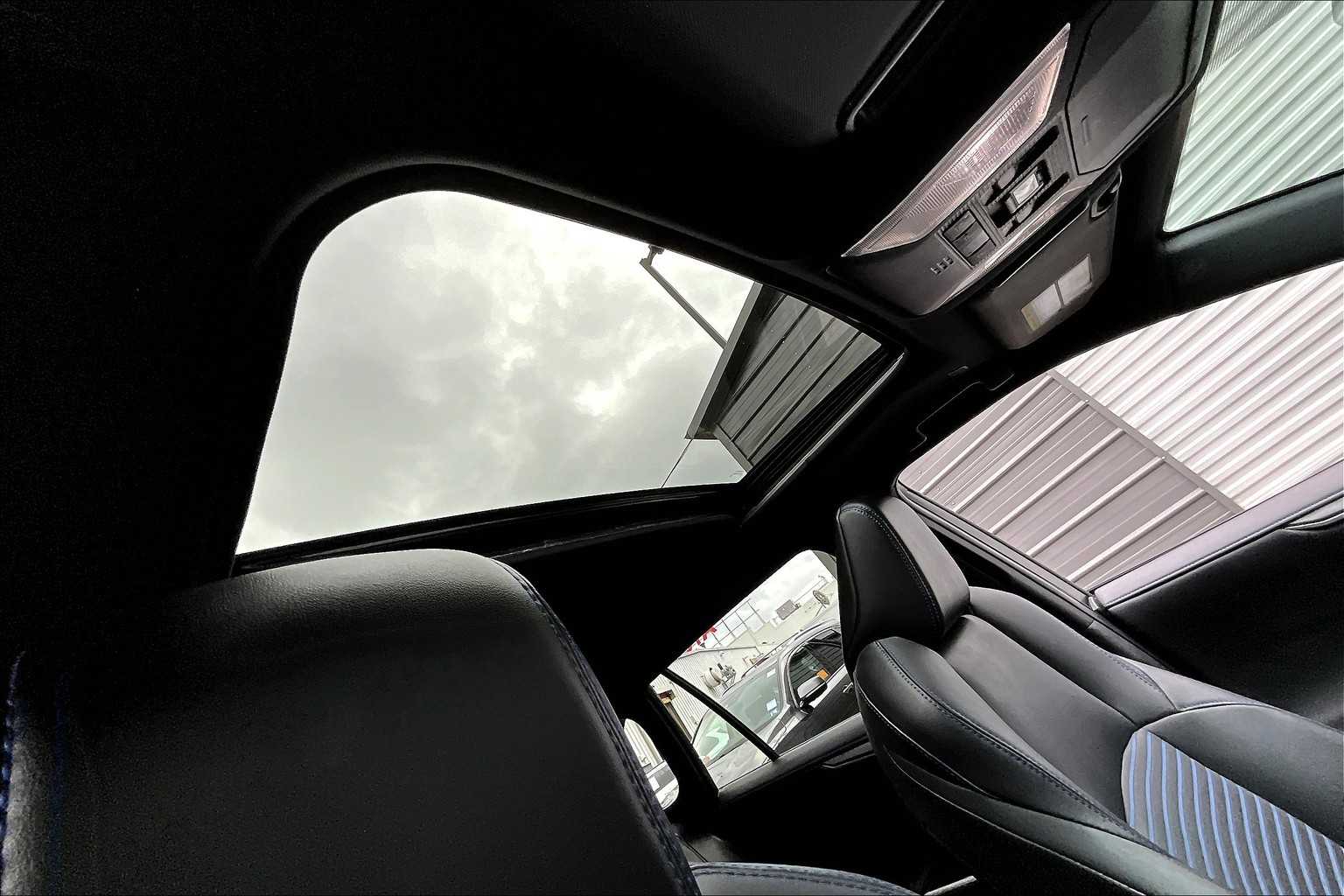2023 Toyota RAV4 Hybrid XSE photo 12
