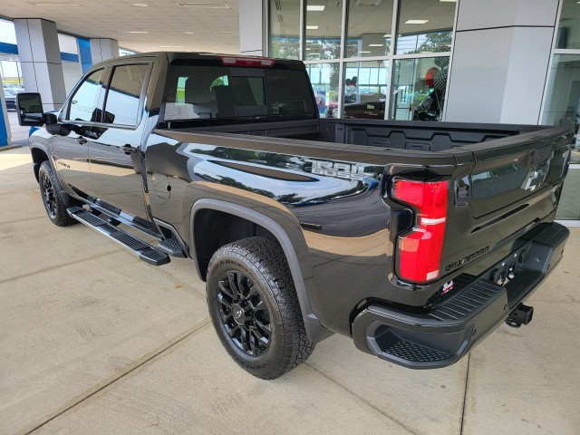 2025 Chevrolet Silverado 2500HD LTZ photo 13