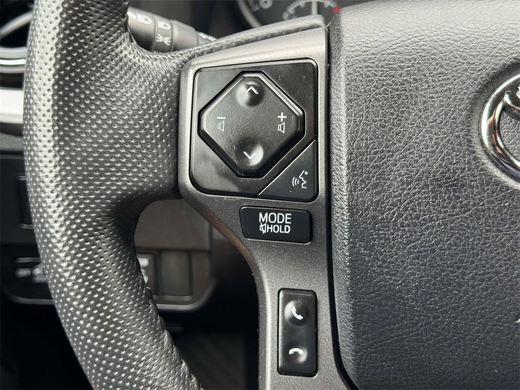 2023 Toyota Tacoma TRD Off-Road 4x4 photo 9
