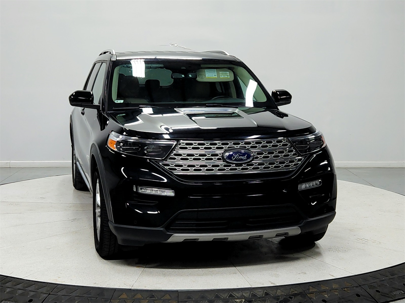 2023 Ford Explorer Limited photo 2