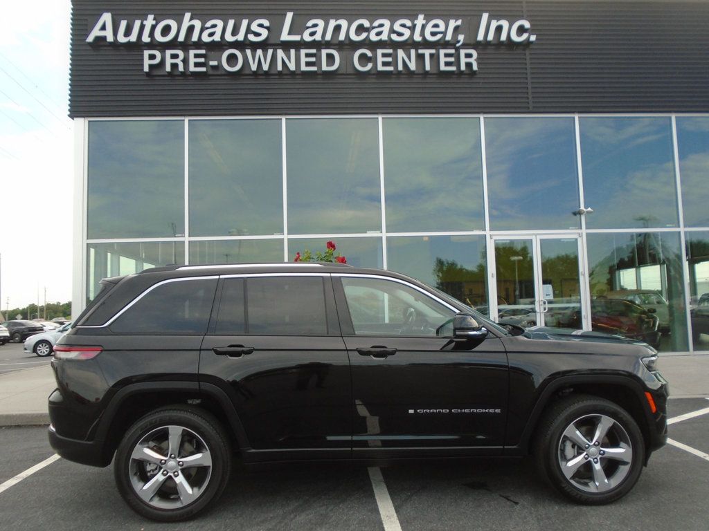 2022 Jeep Grand Cherokee Limited's photo