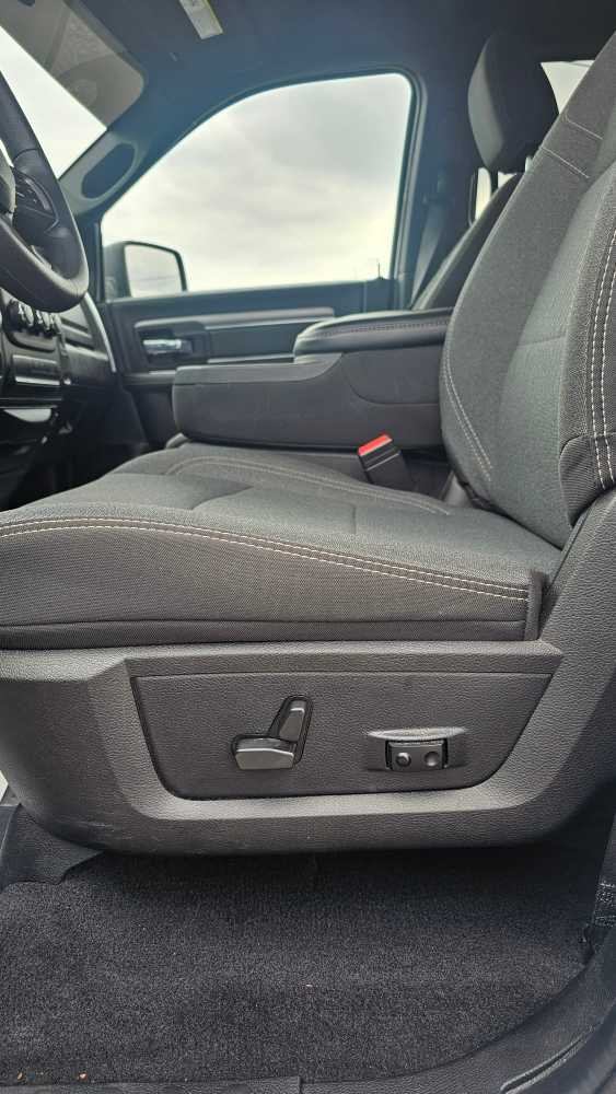 2022 Ram 1500 Classic Warlock photo 14