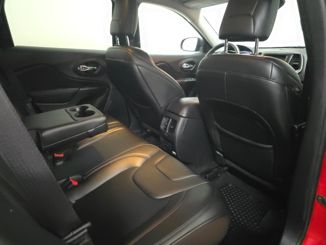 2019 Jeep Cherokee Trailhawk photo 6