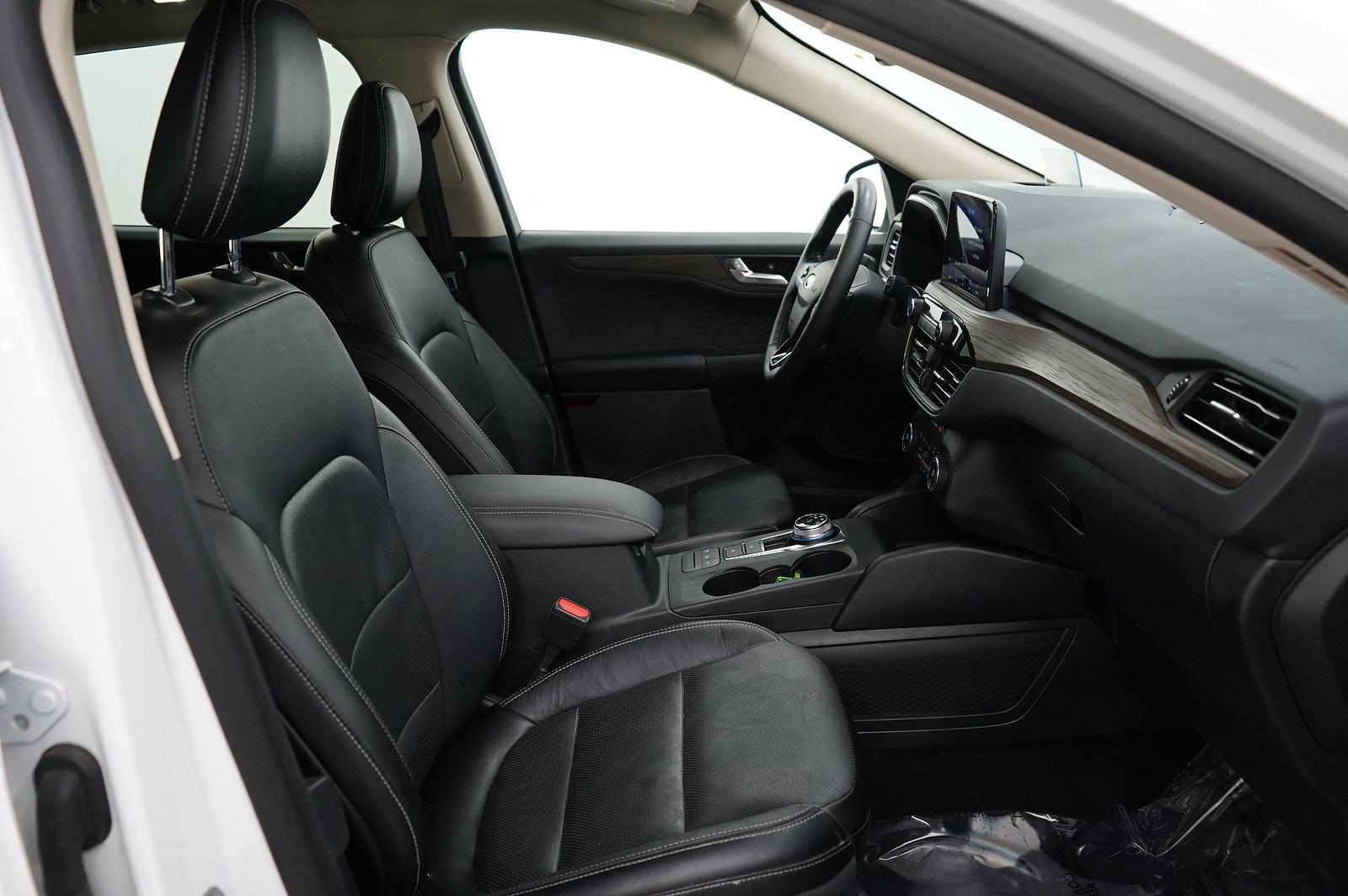 2020 Ford Escape Titanium Hybrid photo 9