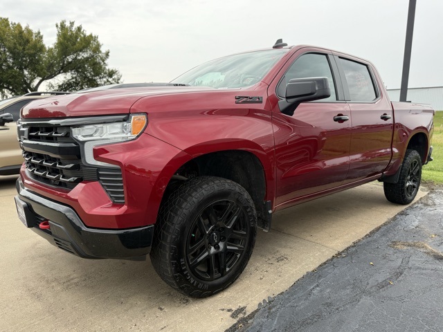 2023 Chevrolet Silverado 1500 LT Trail Boss photo 2