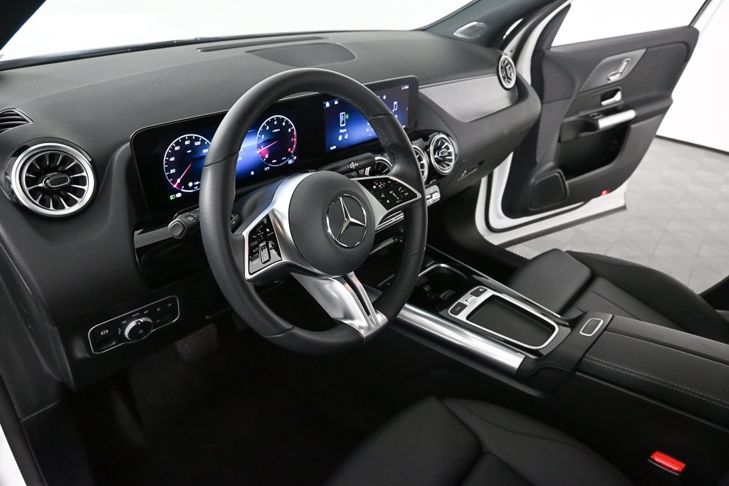 2025 Mercedes Benz GLA 250 photo 4