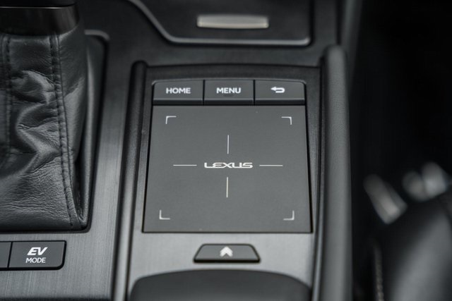 2022 Lexus ES 300h photo 20