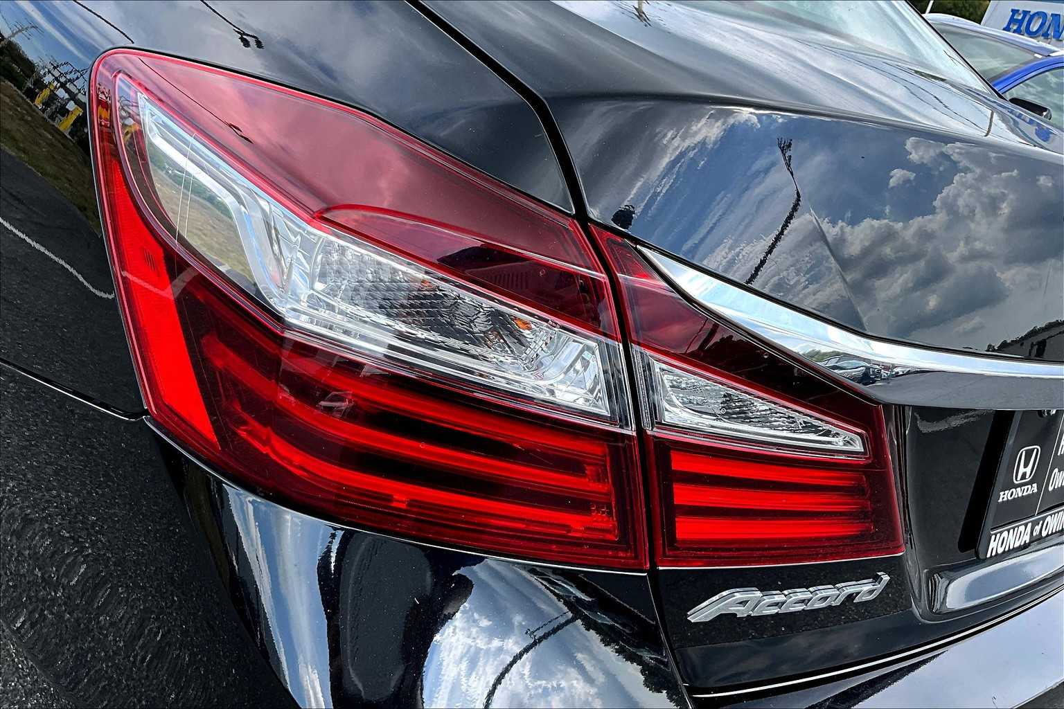 2016 Honda Accord LX photo 25