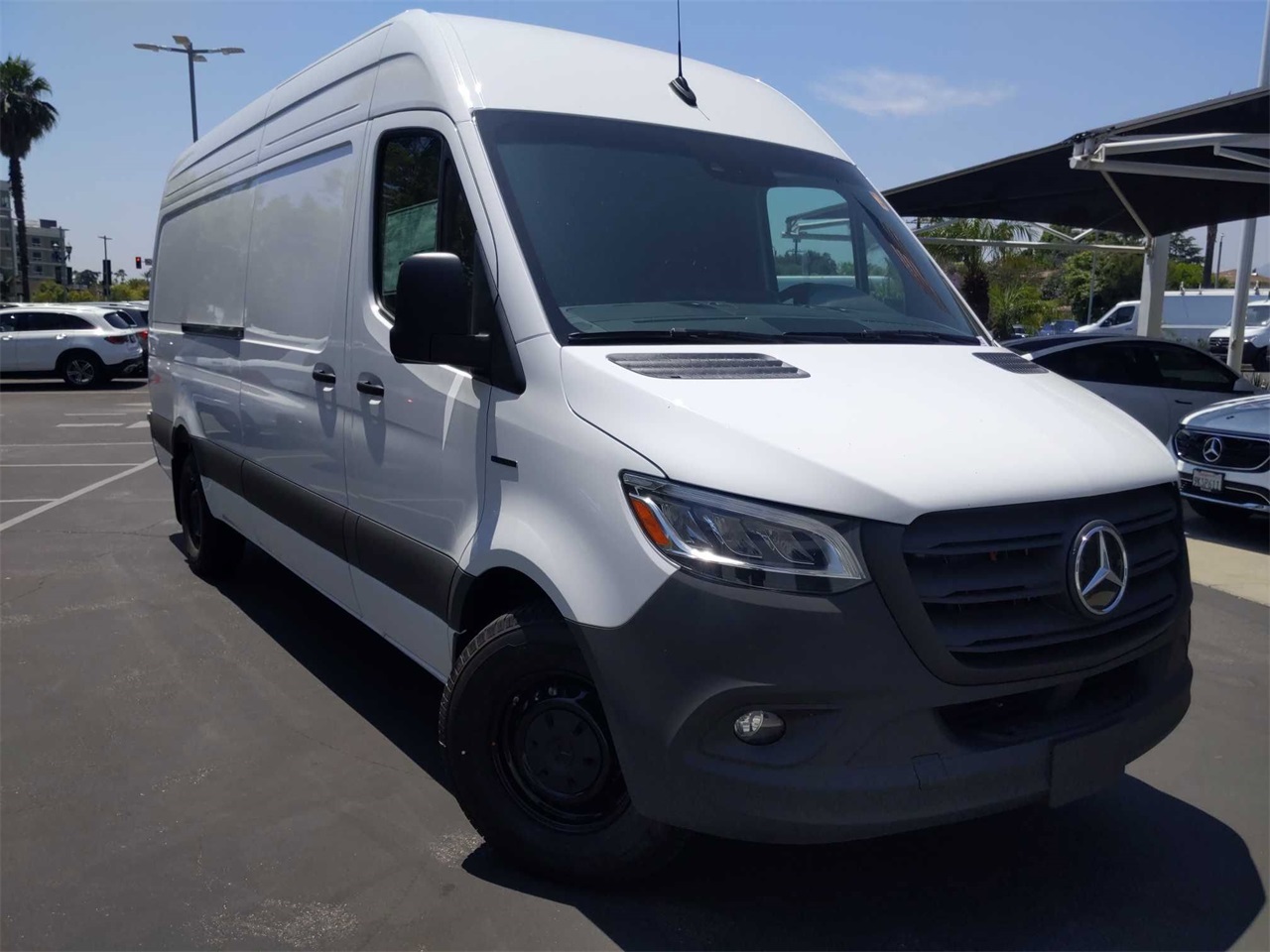 2024 Mercedes-Benz eSprinter Cargo Van Base's photo