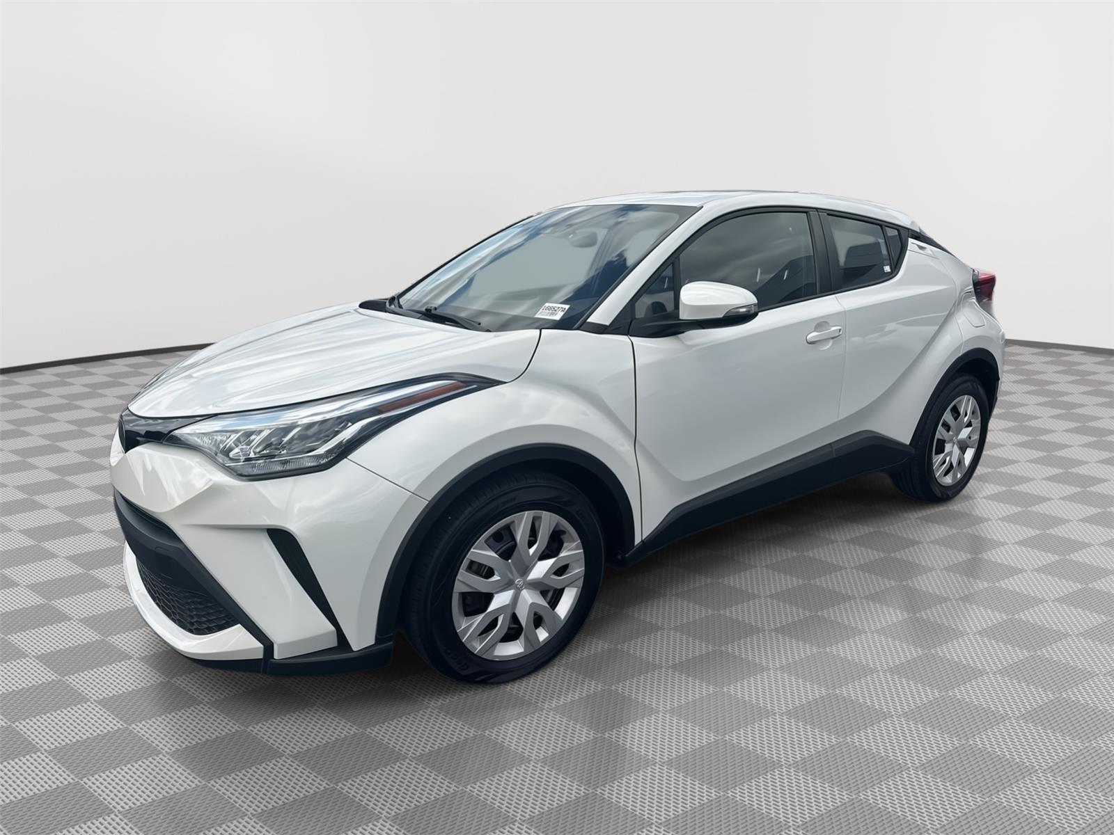 2021 Toyota C-HR LE's photo