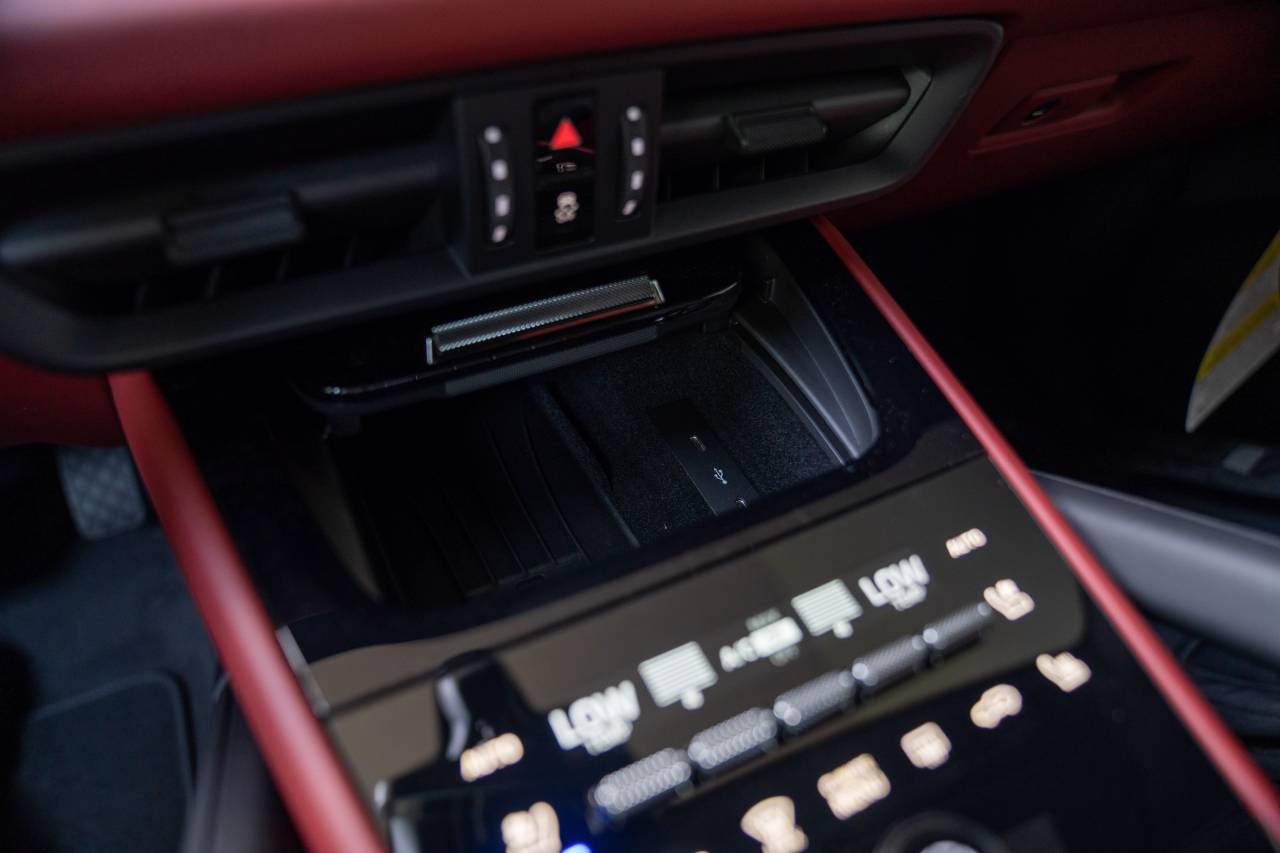 2025 Porsche Cayenne E-Hybrid photo 22