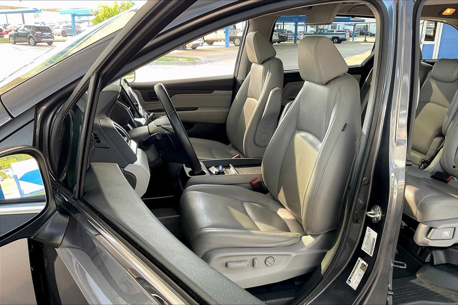 2019 Honda Odyssey Touring photo 7