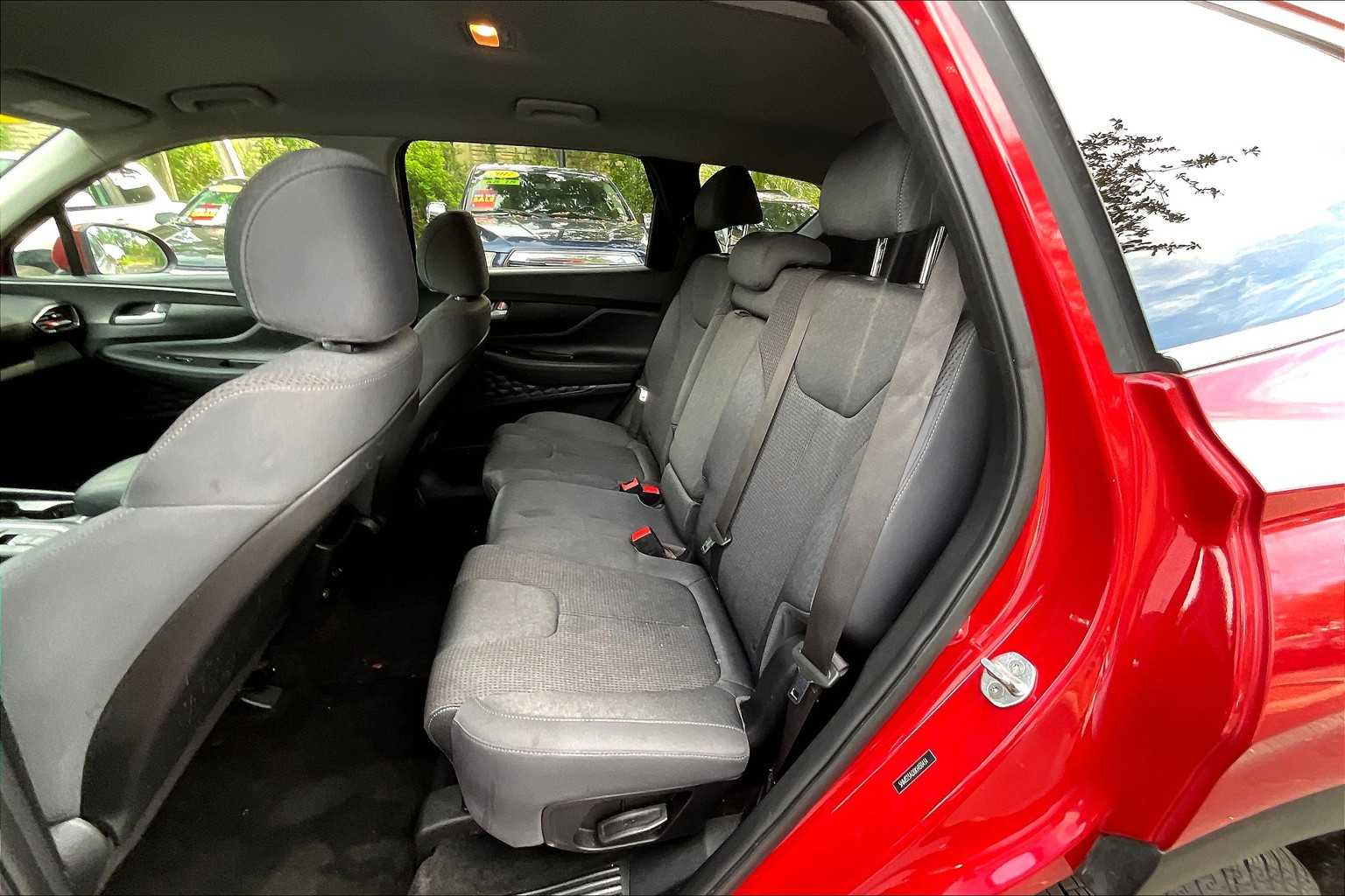 2019 Hyundai Santa Fe SE photo 25