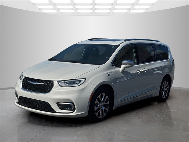 2021 Chrysler Pacifica Hybrid Pinnacle photo 3