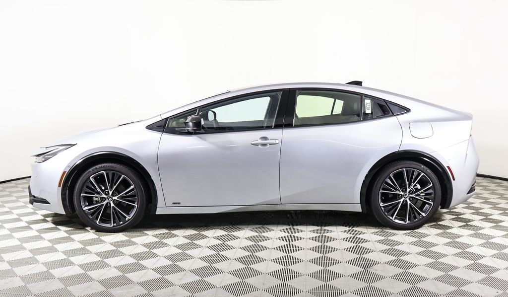 2024 Toyota Prius Limited photo 3