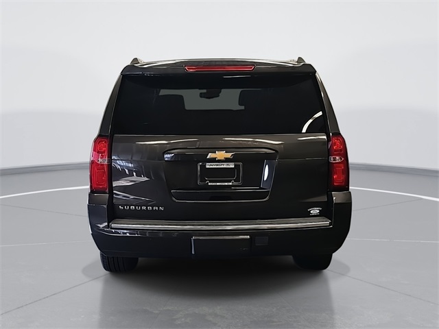 2016 Chevrolet Suburban LTZ photo 4