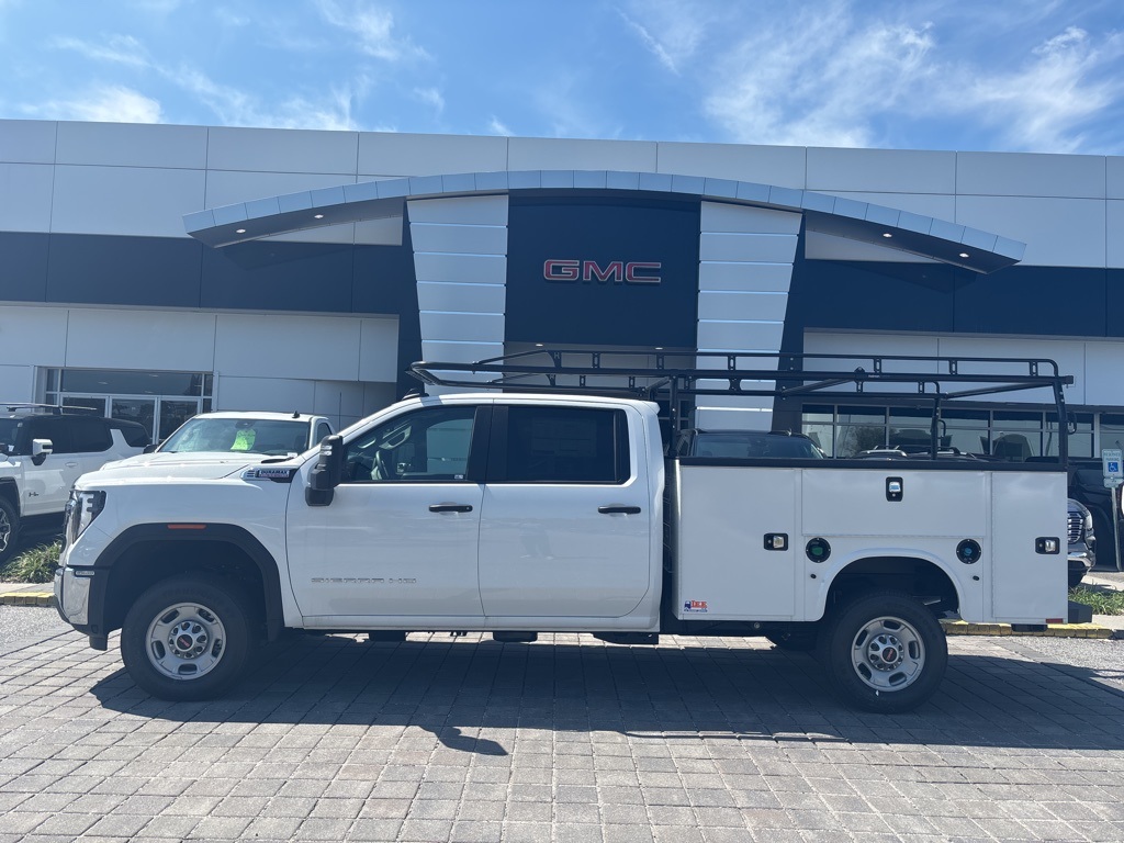 2025 GMC Sierra 2500HD Pro's photo