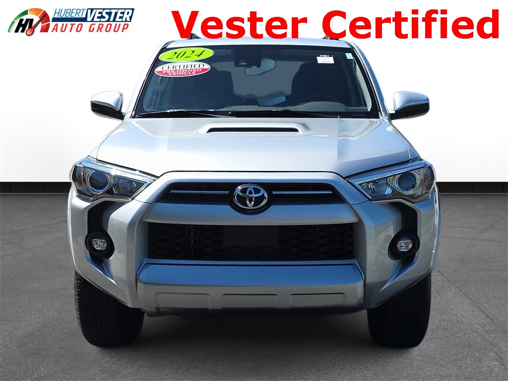 2024 Toyota 4Runner TRD Off-Road photo 2