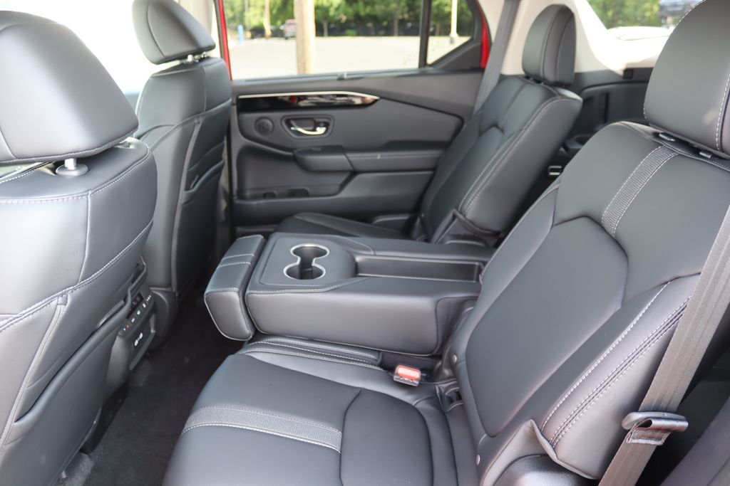 2025 Honda Pilot Touring photo 12